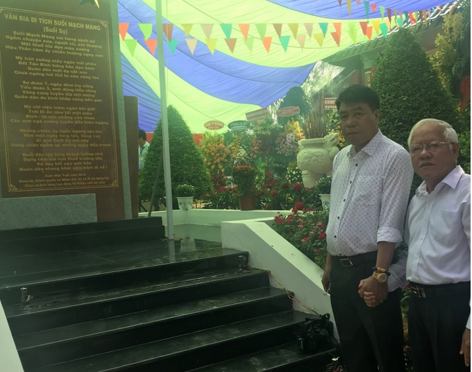 Ông Vũ Văn Trường thăm các cựu chiến binh và dự kỷ niệm 50 năm trận đánh suối Mạch Máng (Bình Dương)