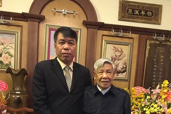 Chủ tịch Hội đồng quản trị kiêm Tổng Giám đốc Vũ Văn Trường đến dự sinh nhật lần thứ 85 của Nguyên Tổng bí thư Lê Khả Phiêu